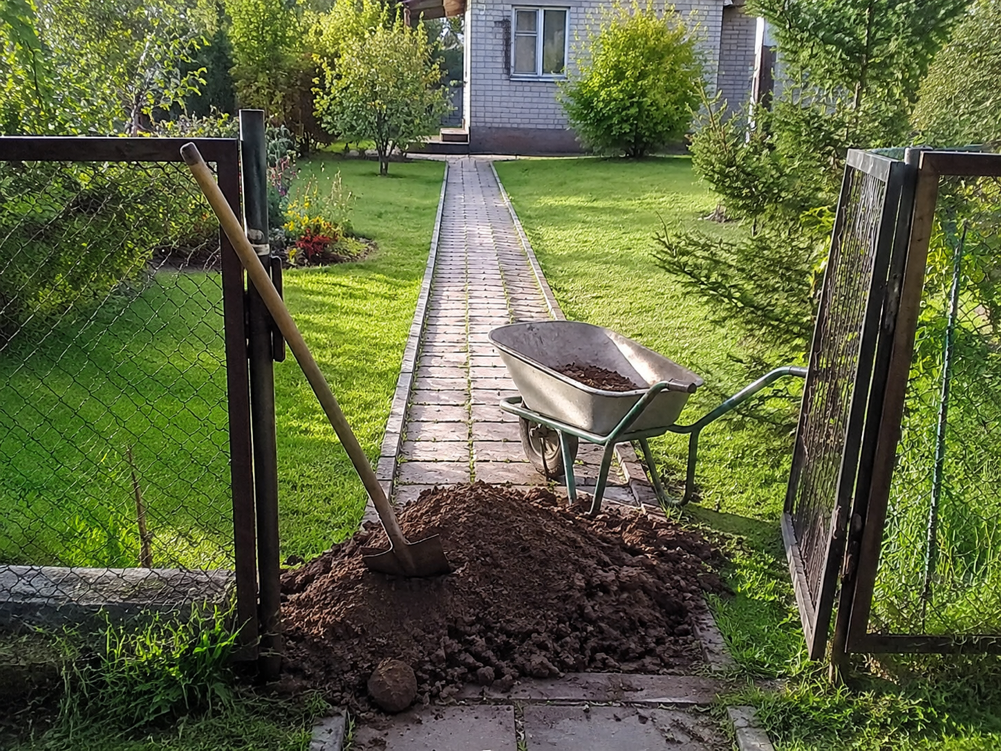 Разнос грунта по дачному участку